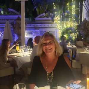 Meet your Posher, Elaine